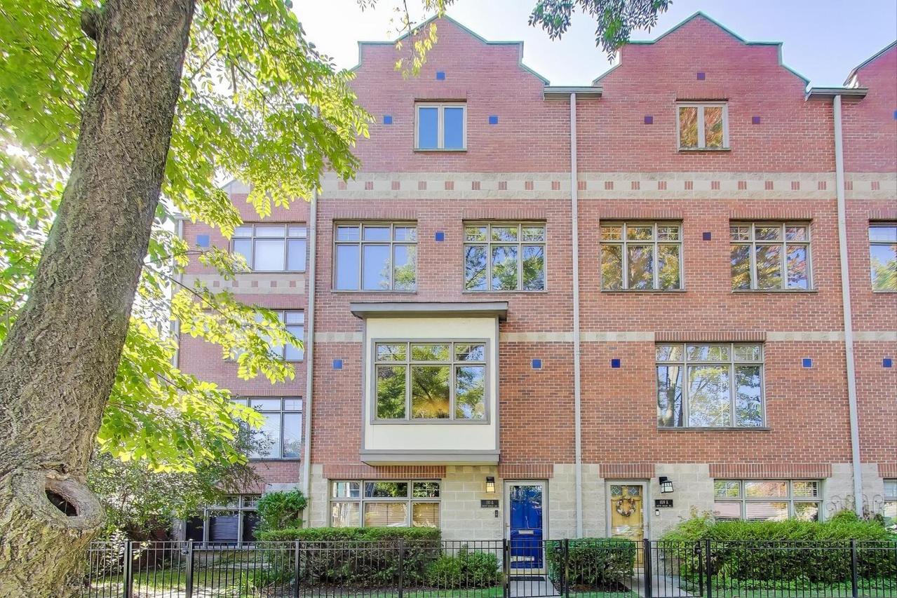 111 S Euclid Ave. #A, Oak Park, IL 60302