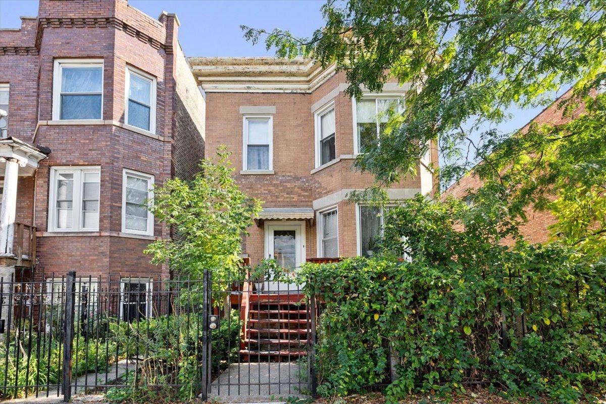 3911 N Kedzie Ave., Chicago, IL 60618