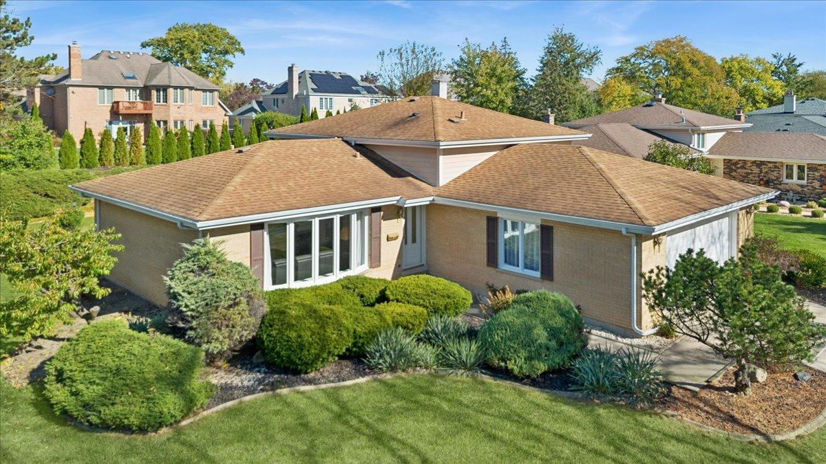 1614 Holly Ave., Darien, IL 60561