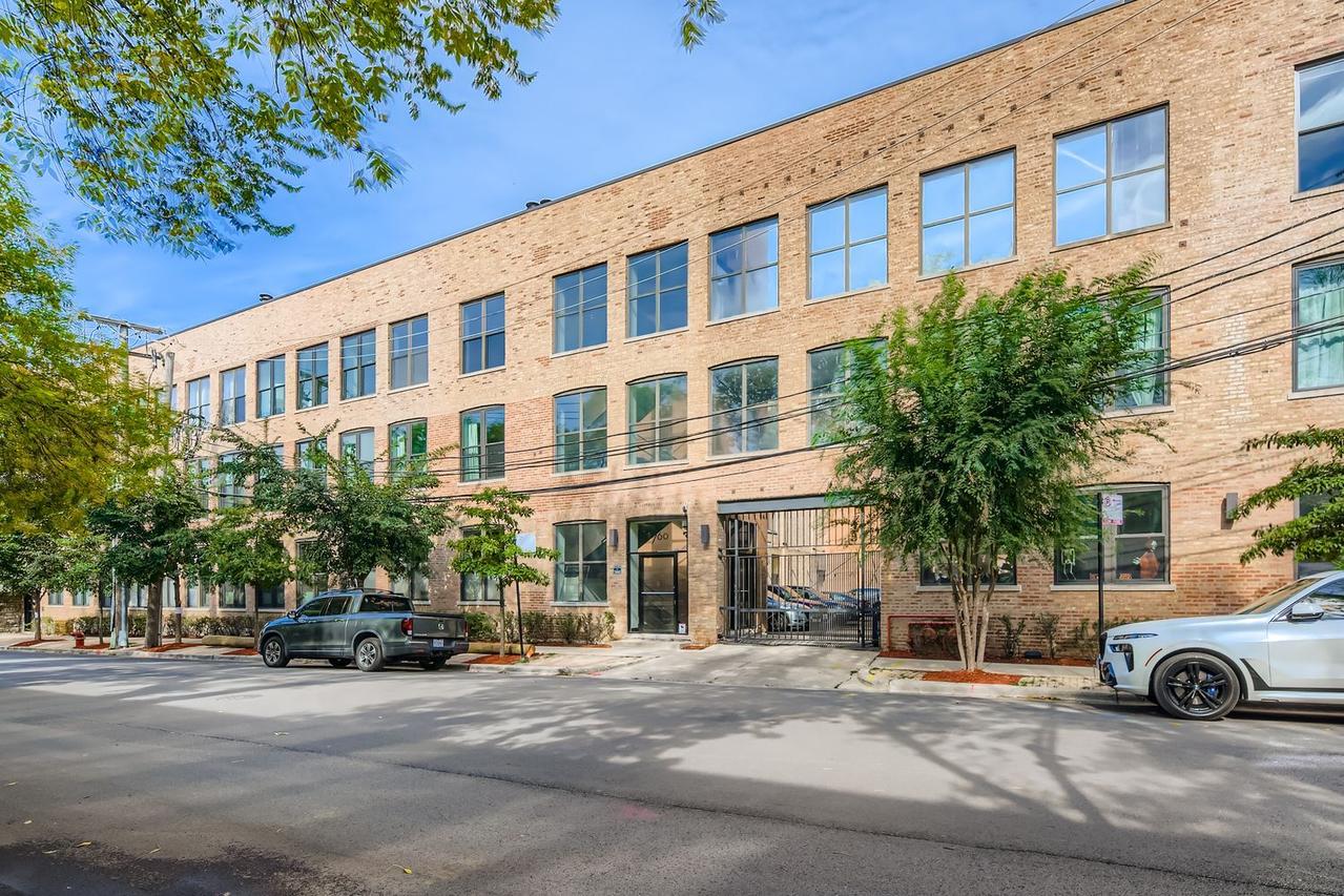 1760 W Wrightwood Ave. #204, Chicago, IL 60614