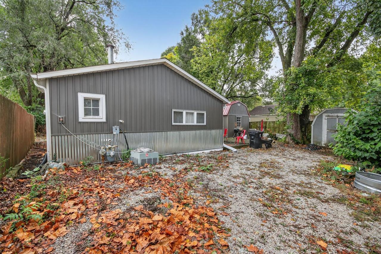 1216 S Oak St., Bloomington, IL 61701