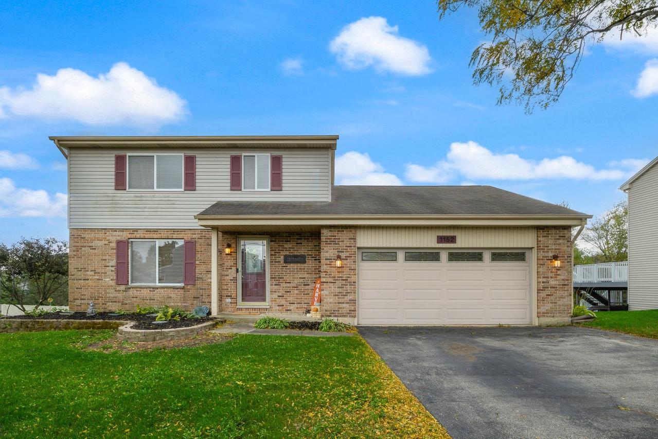 1152 Evergreen Dr., Carol Stream, IL 60188