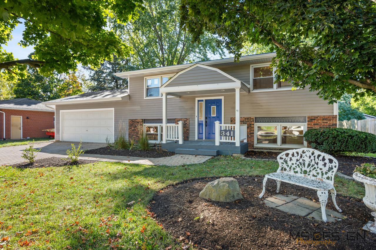 341 N View St., Hinckley, IL 60520