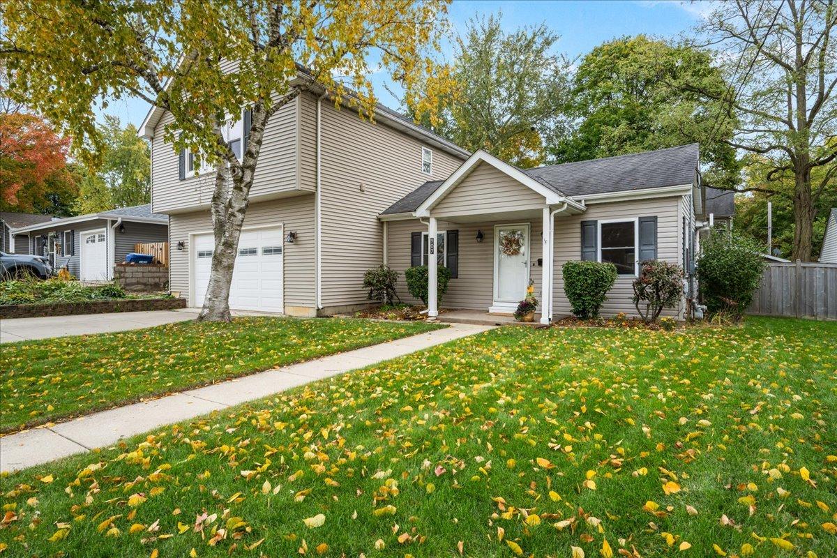 907 Ohio Ave., St. Charles, IL 60174