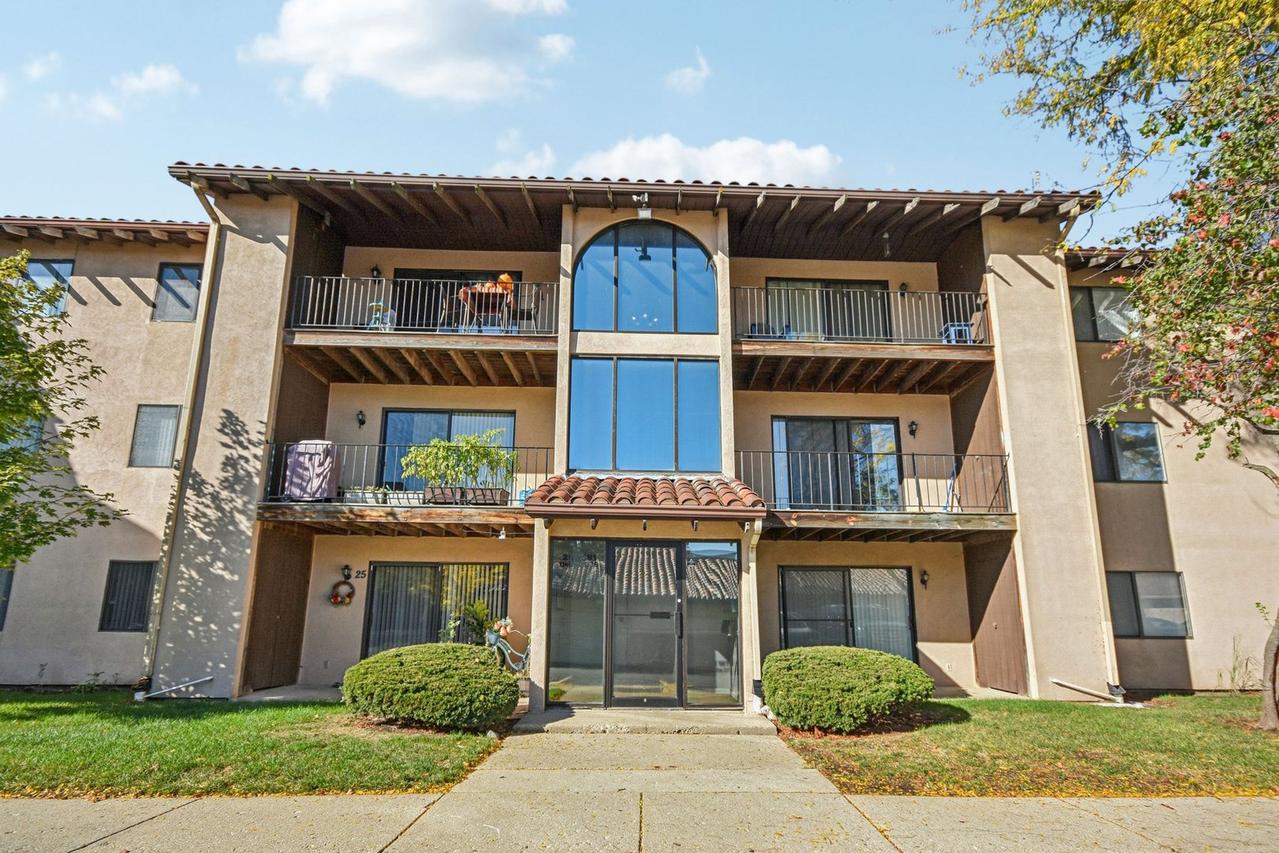 21W581 North Ave. #35, Lombard, IL 60148