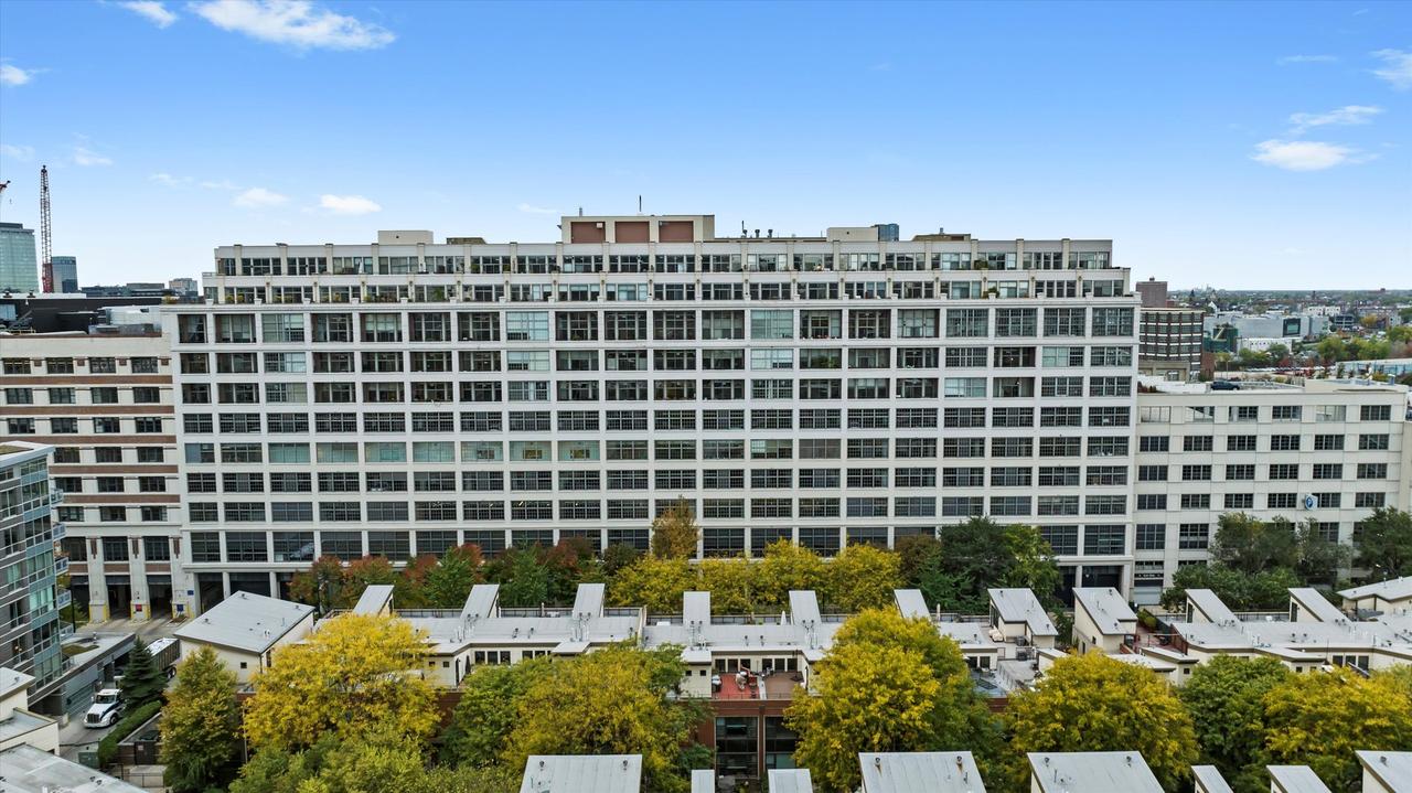 900 N Kingsbury St. #718, Chicago, IL 60610