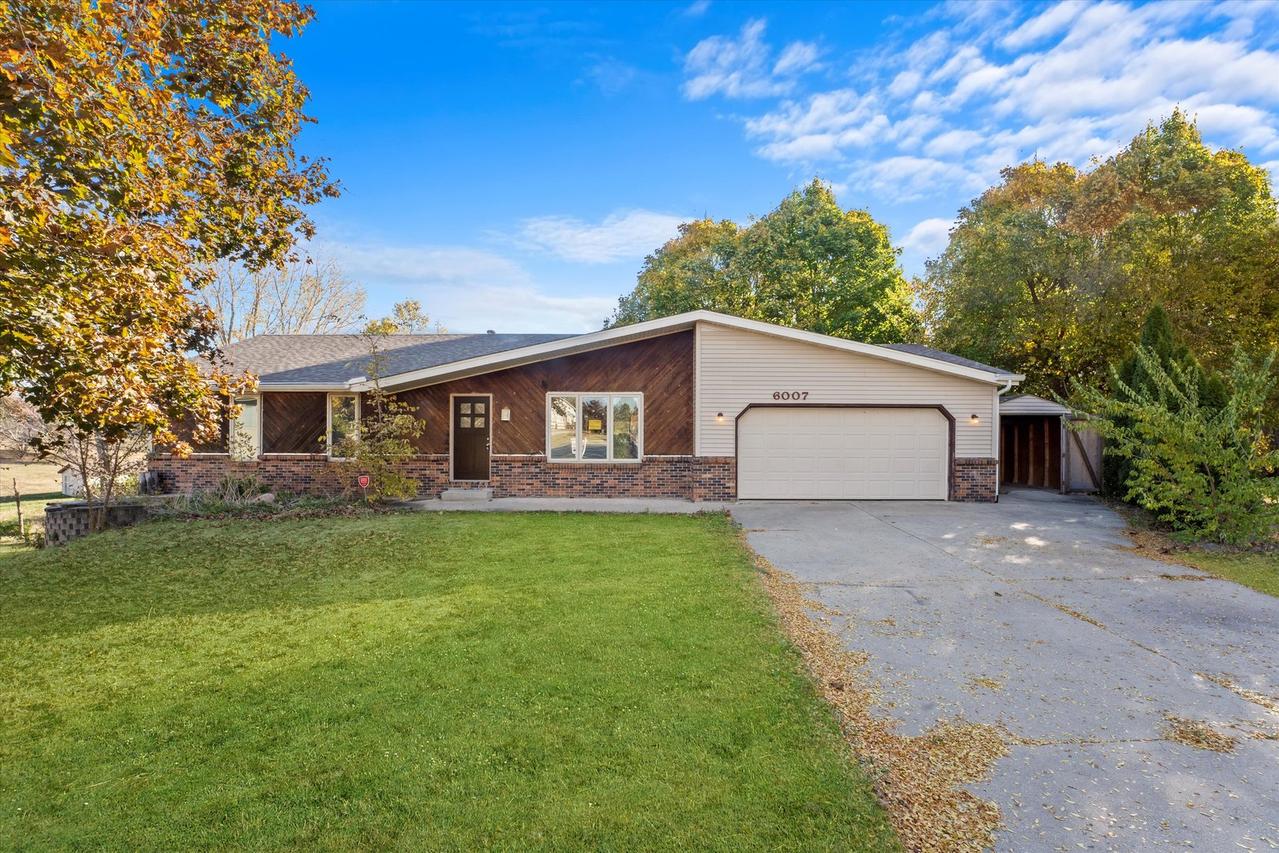 6007 Basin Dr., Loves Park, IL 61111