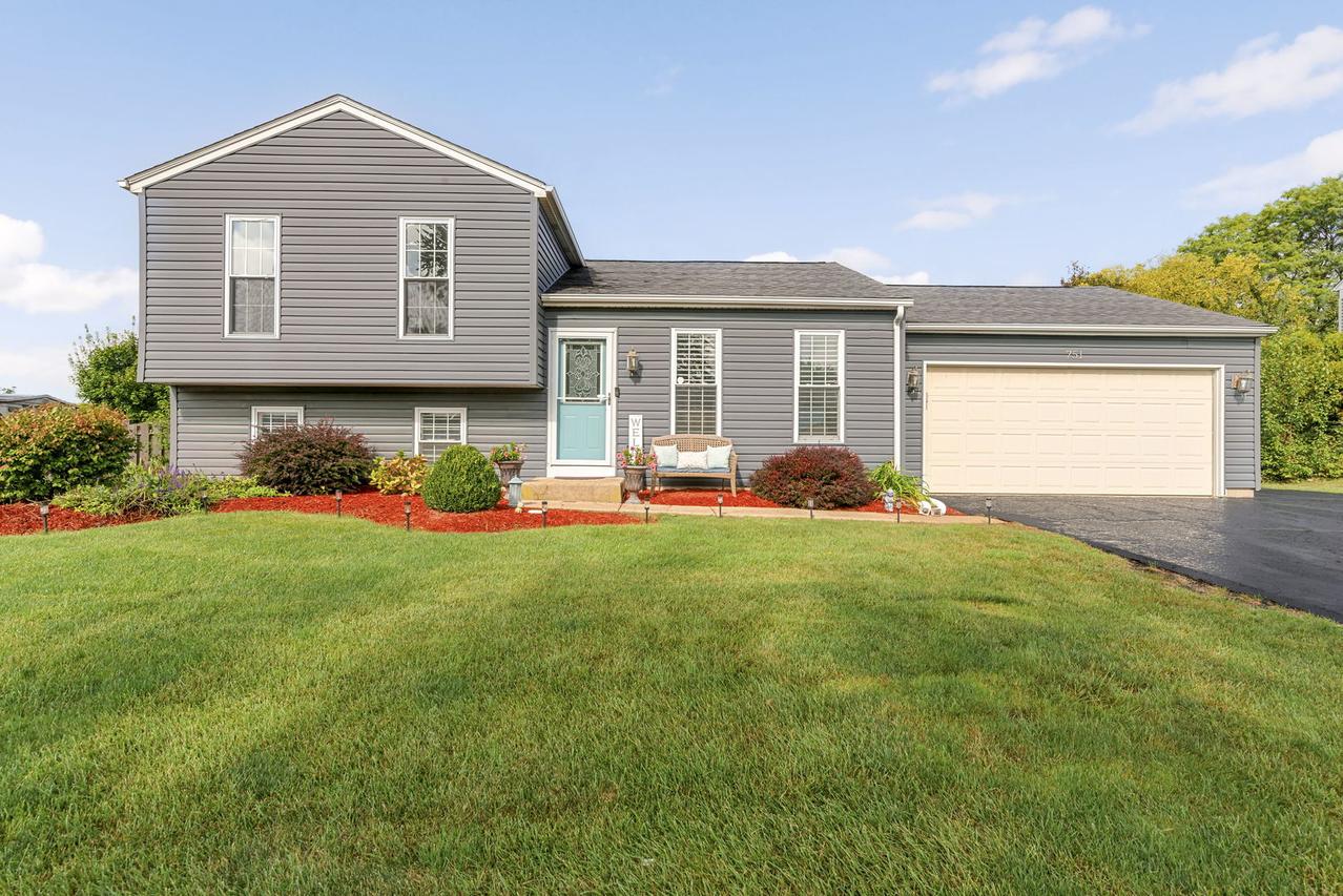751 Cypress Ln., Carol Stream, IL 60188