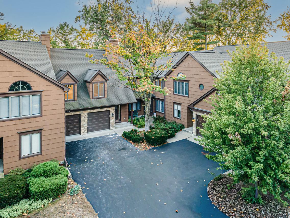 1145 Lacebark Ct., Darien, IL 60561