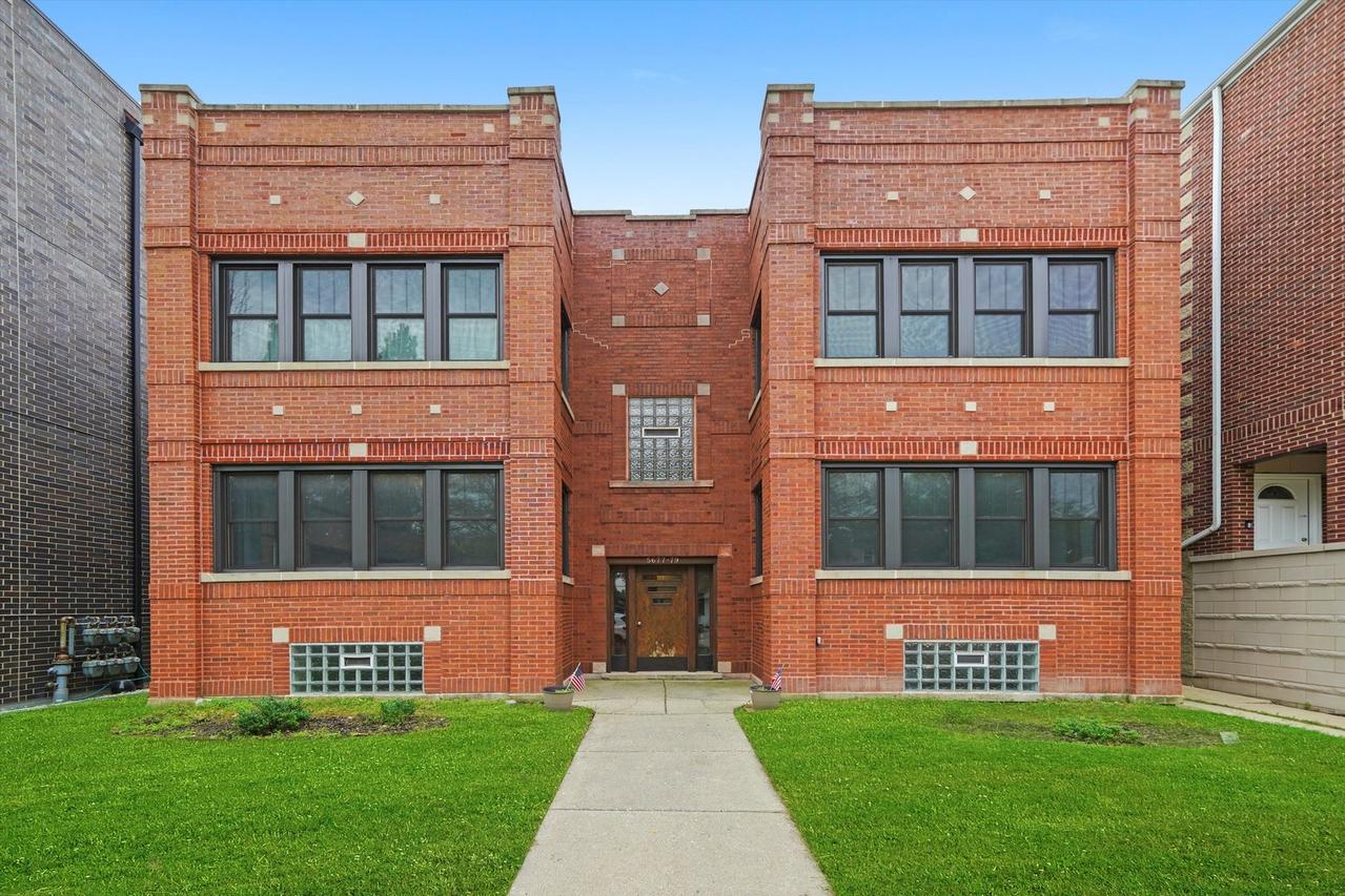 5677 W Higgins Ave., Chicago, IL 60630