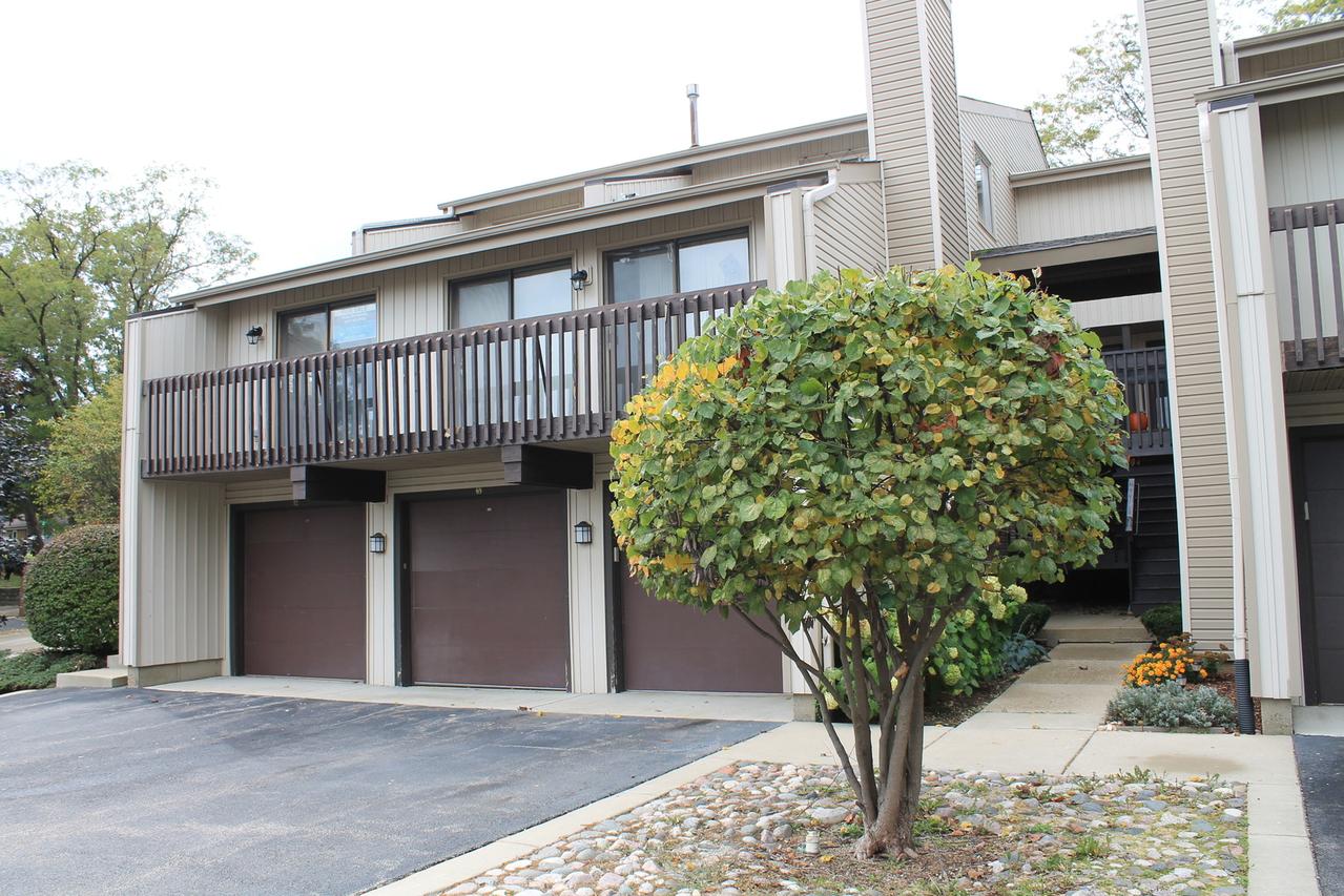 69 White Oaks Rd., Fox Lake, IL 60020