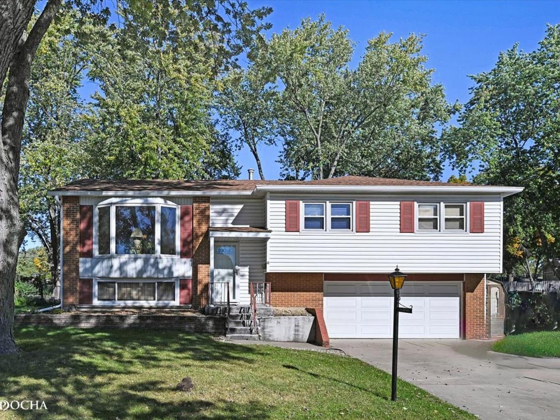 2712 Mohawk Ave., Woodridge, IL 60517