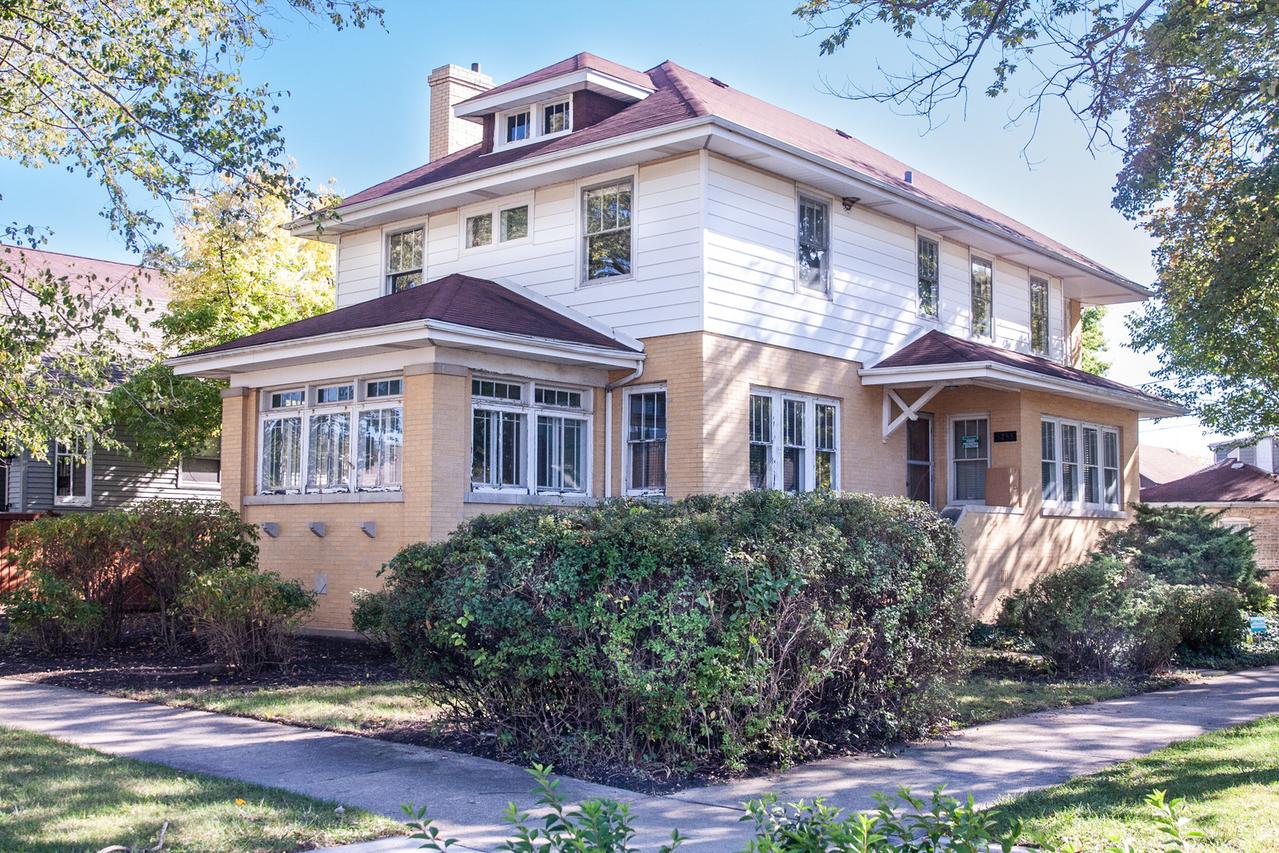 5255 W Belle Plaine Ave., Chicago, IL 60641
