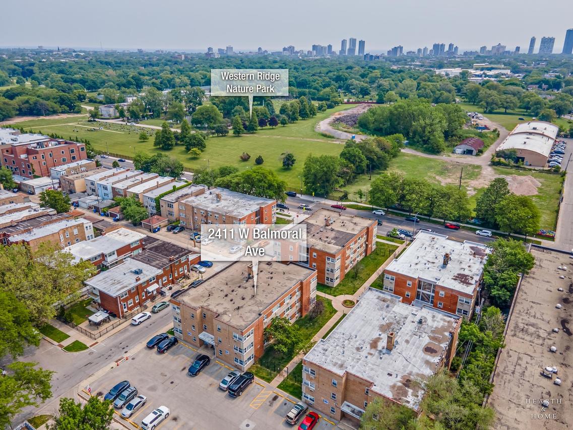 2411 W Balmoral Ave. #1F, Chicago, IL 60625