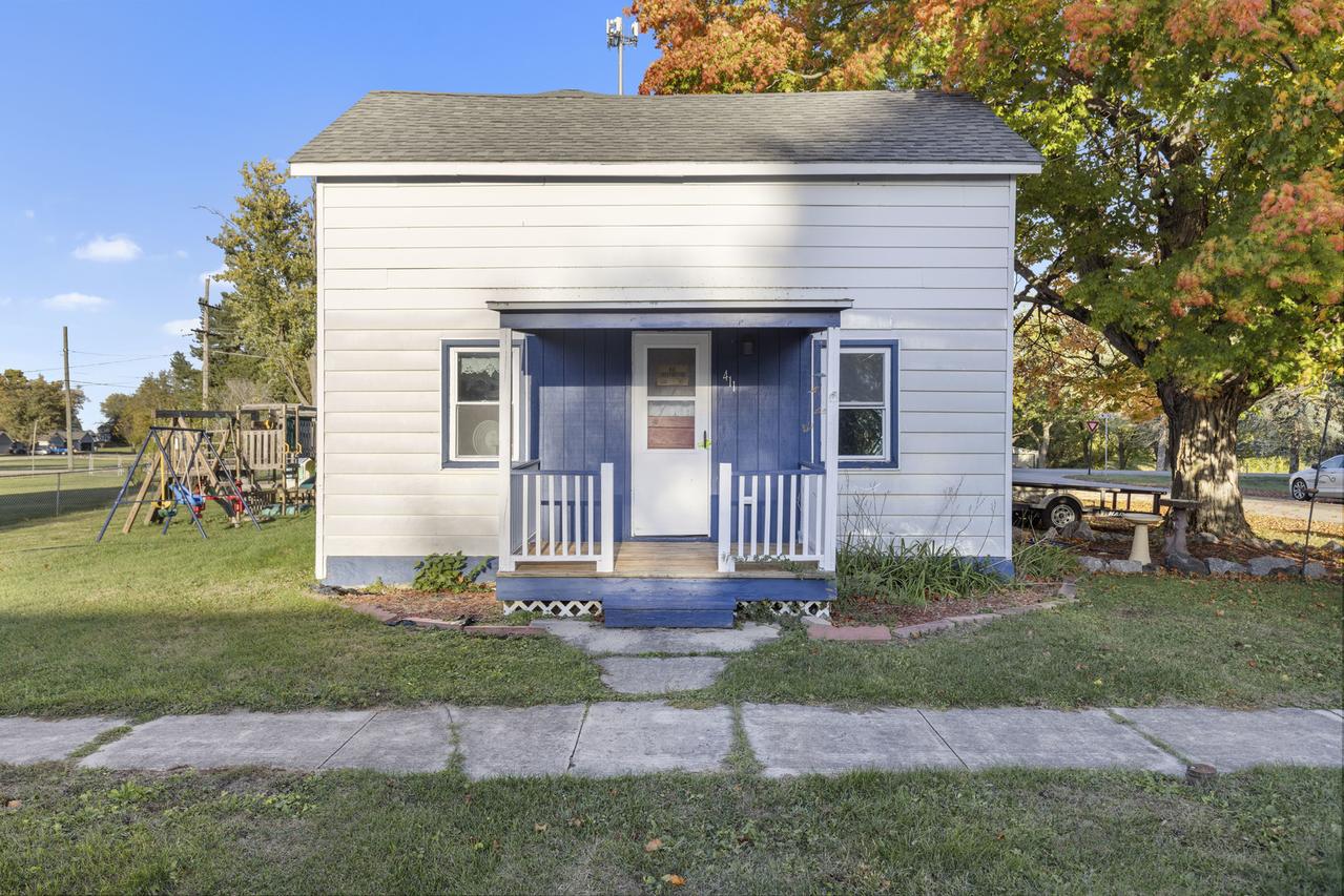 411 S Walnut Ave., Forreston, IL 61030