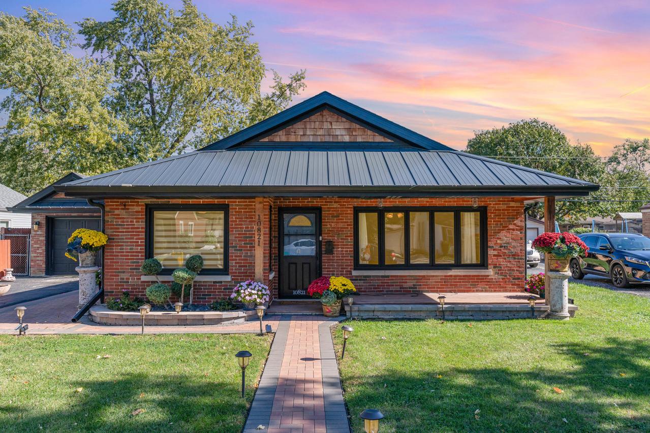 10821 Princess Ave., Chicago Ridge, IL 60415