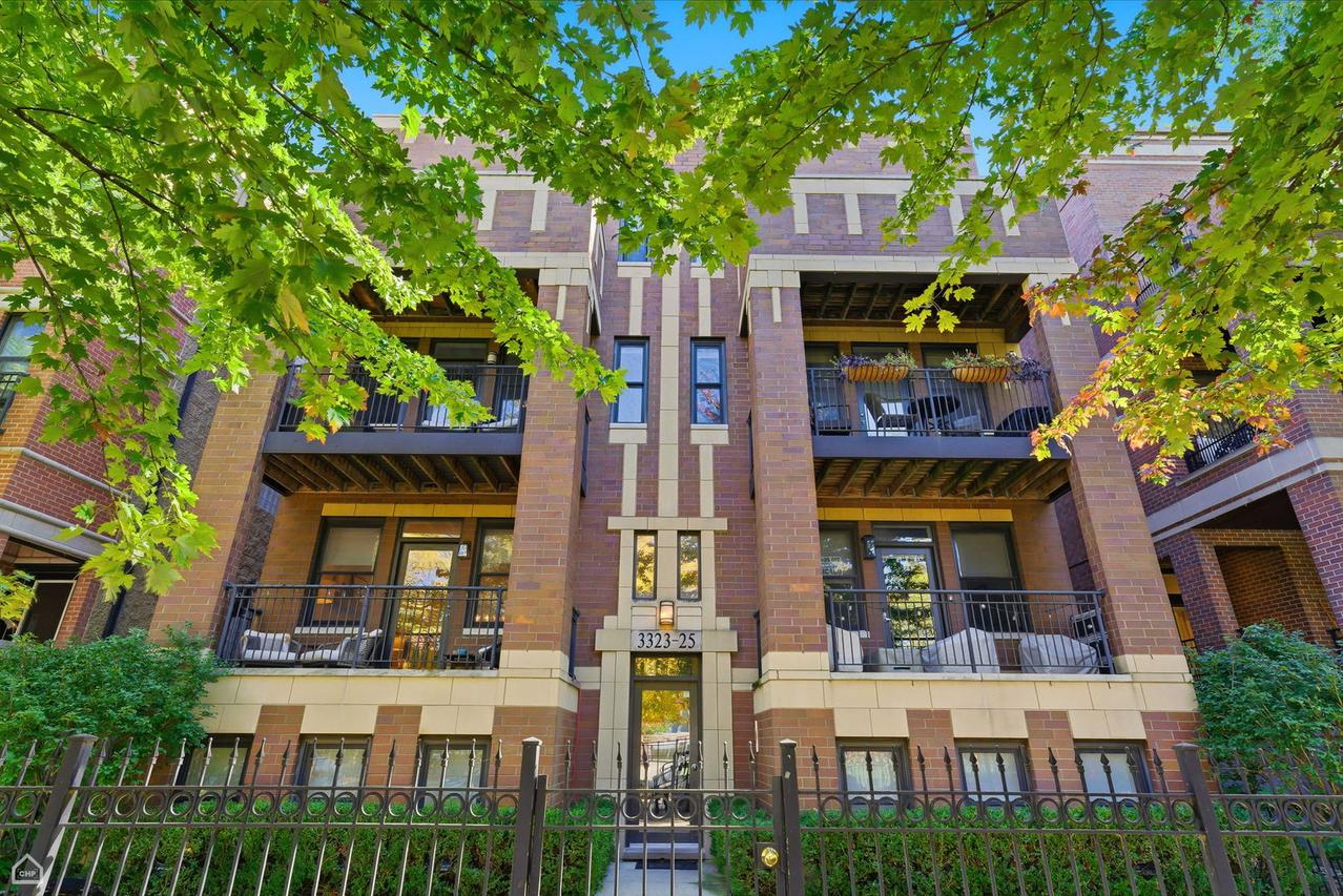 3325 N Seminary Ave. #1N, Chicago, IL 60657