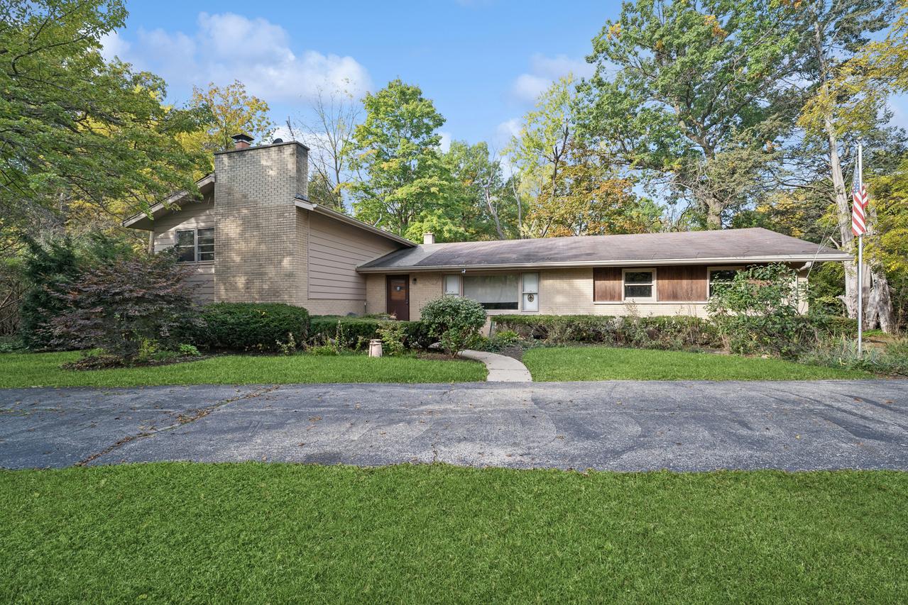 1068 N Hainesville Rd., Round Lake, IL 60073