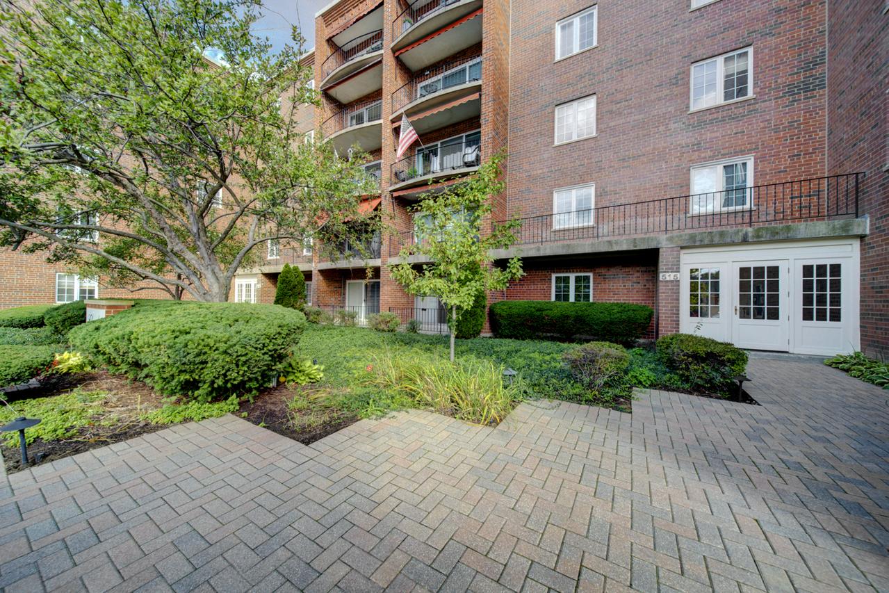 515 N Main St. #5F-S, Glen Ellyn, IL 60137