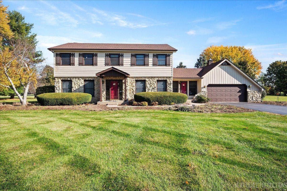 39W955 Deer Run Dr., St. Charles, IL 60175