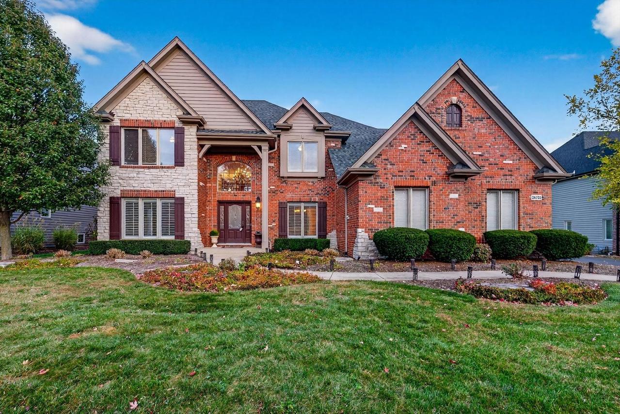 3N735 Herman Melville Ln., St. Charles, IL 60175