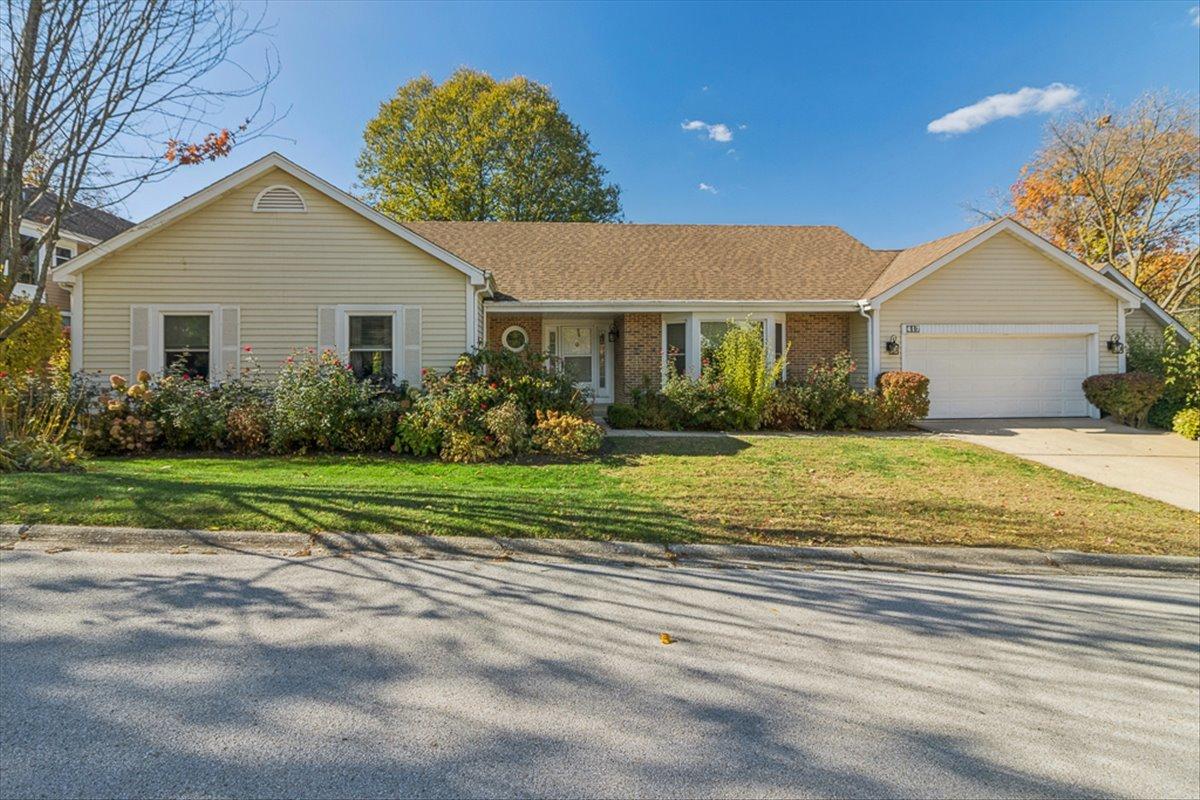 417 River Bluff Cir., Naperville, IL 60540