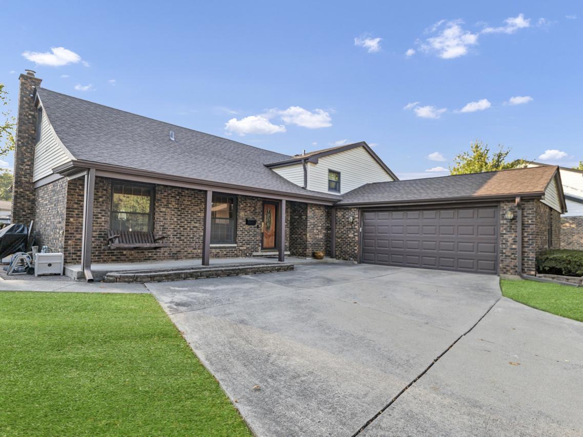 1306 E Best Dr., Arlington Heights, IL 60004