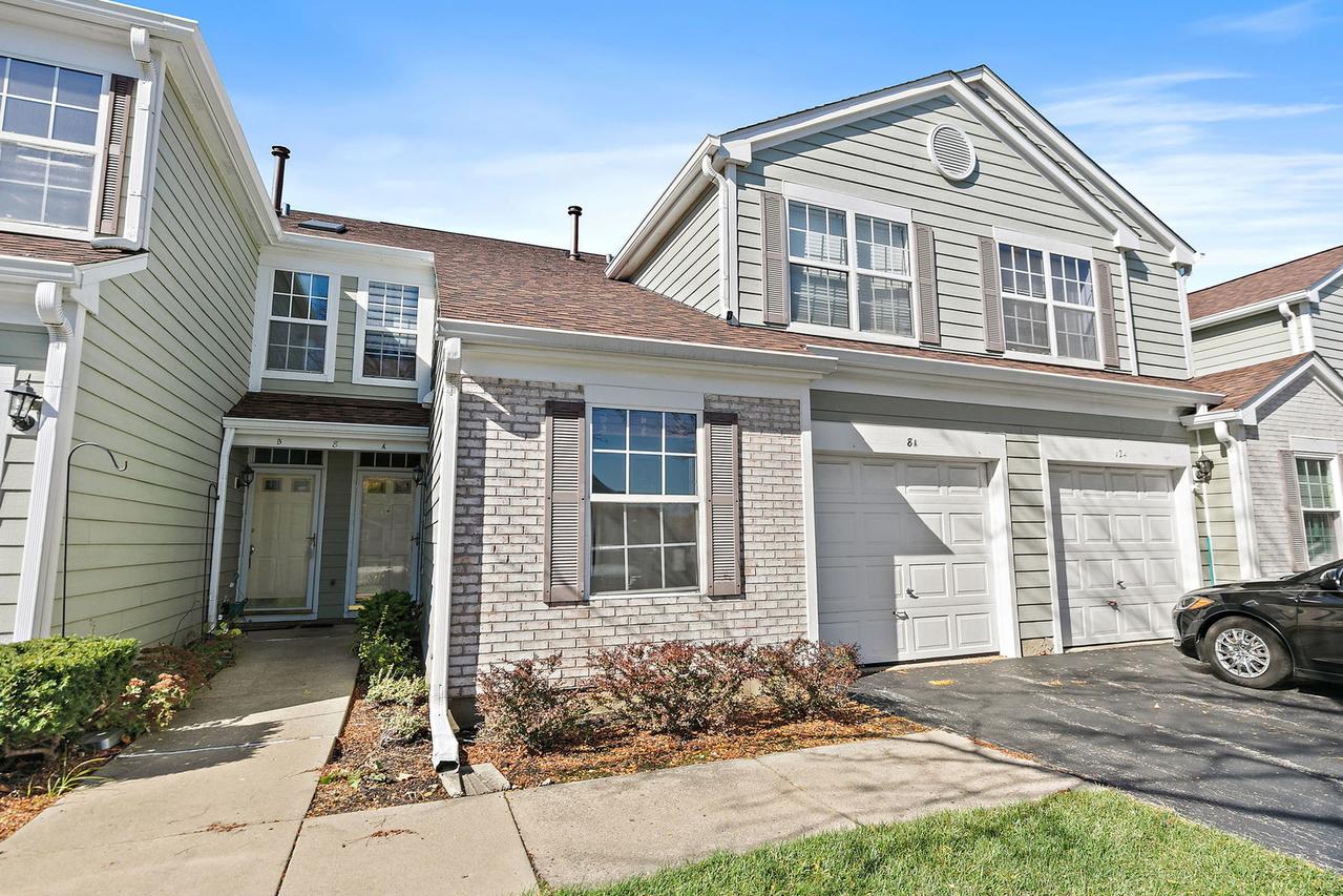 8 Taft Ct. #A, Streamwood, IL 60107