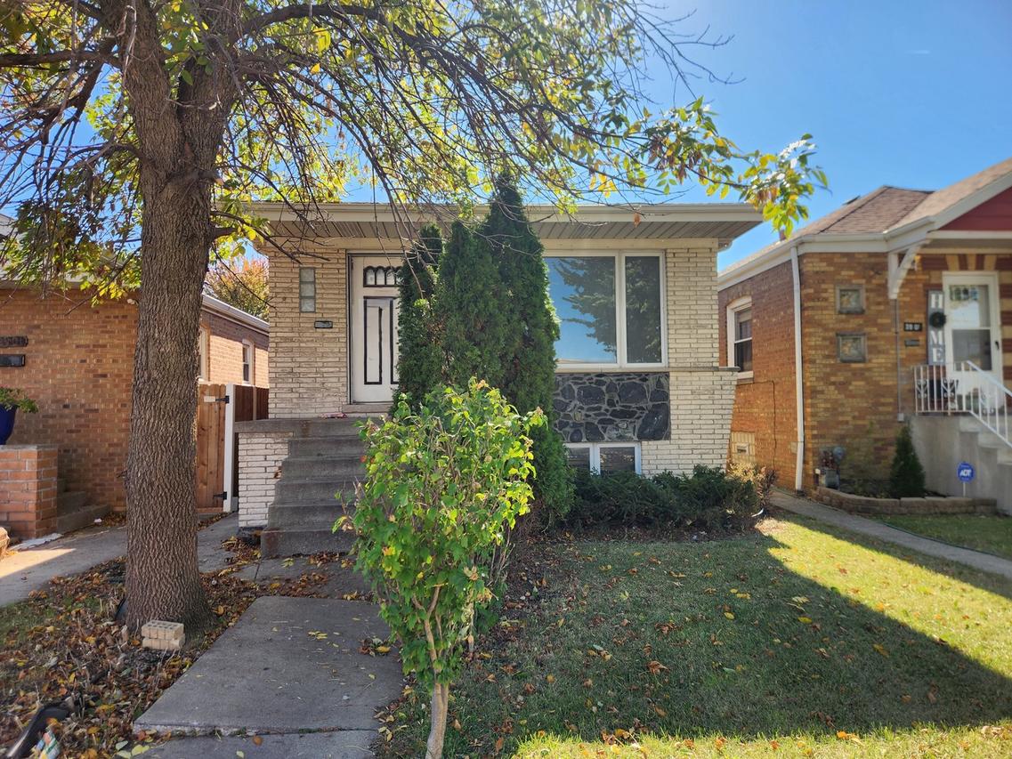 3905 W 71st St., Chicago, IL 60629