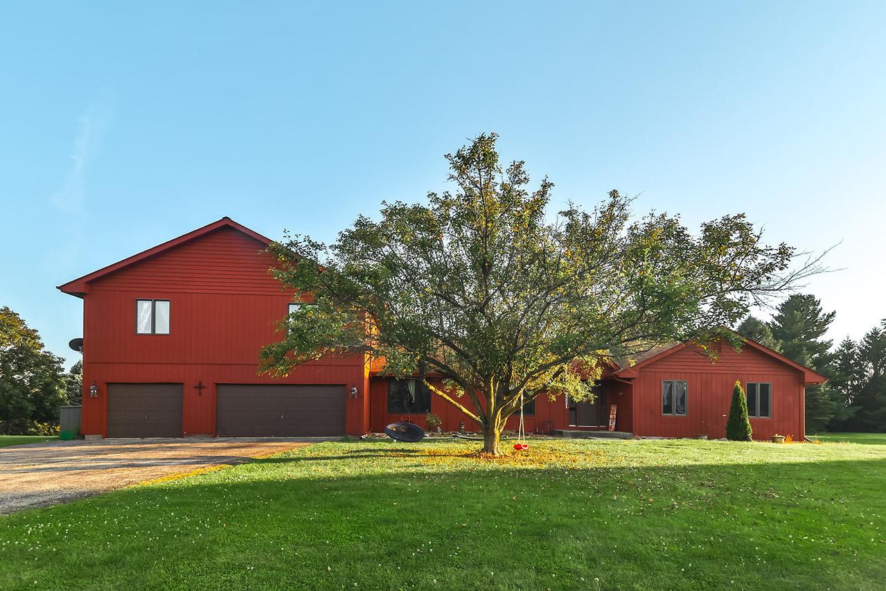 9221 Dirkshire Dr., Woodstock, IL 60098