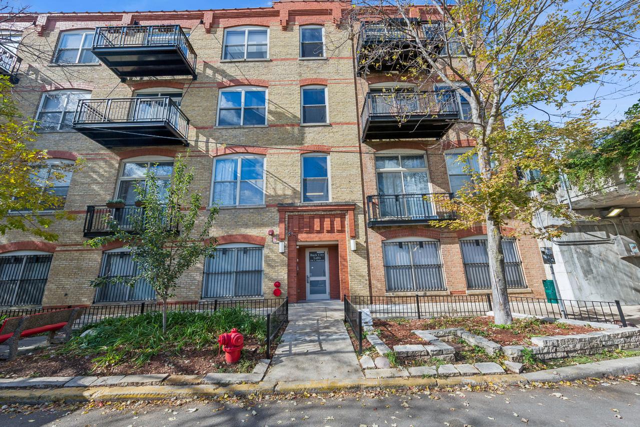 1740 N Maplewood Ave. #122, Chicago, IL 60647