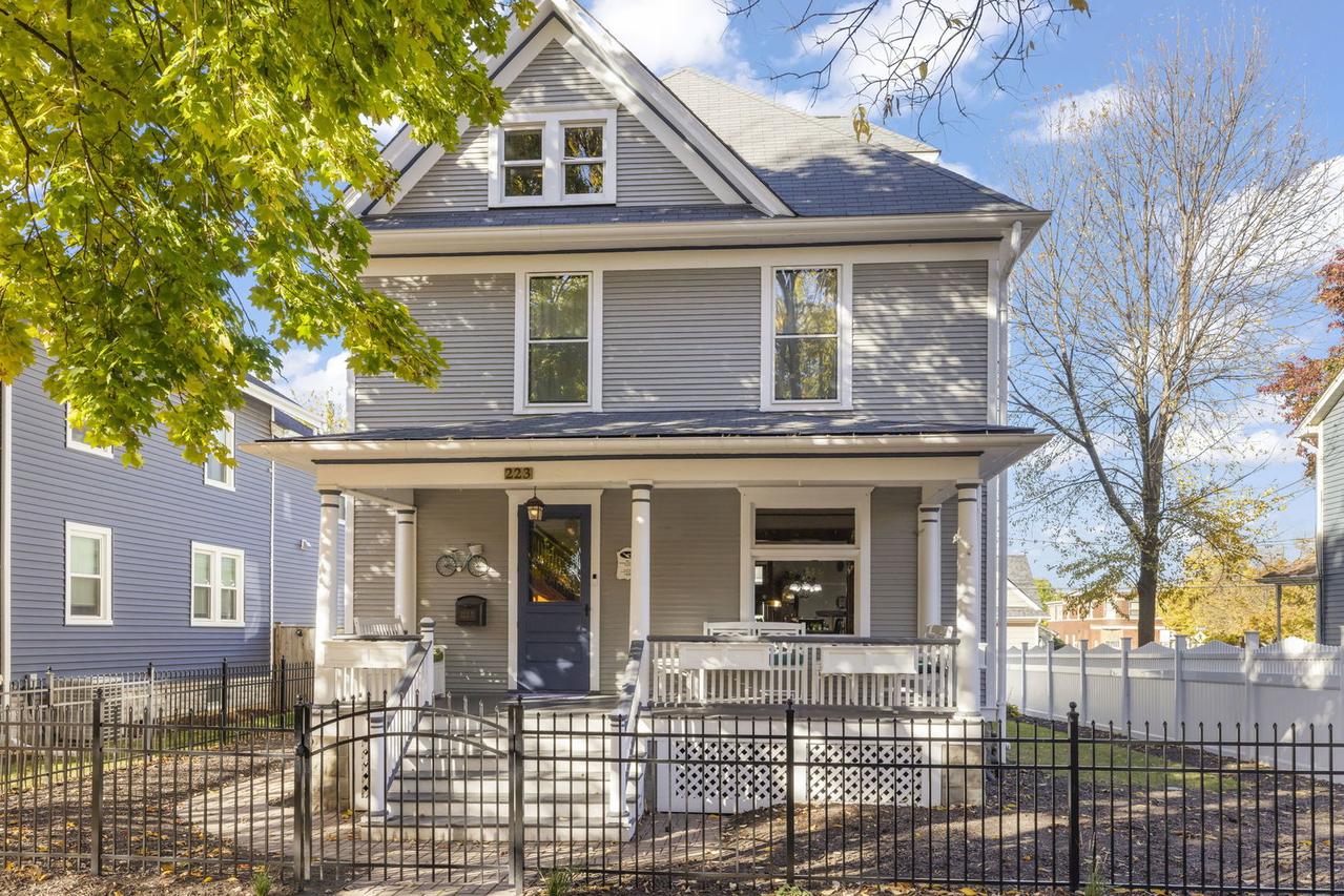 223 N Ellsworth St., Naperville, IL 60540