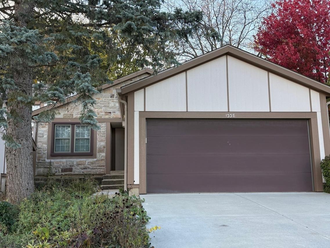 1338 Shagbark Ln., Wheaton, IL 60187