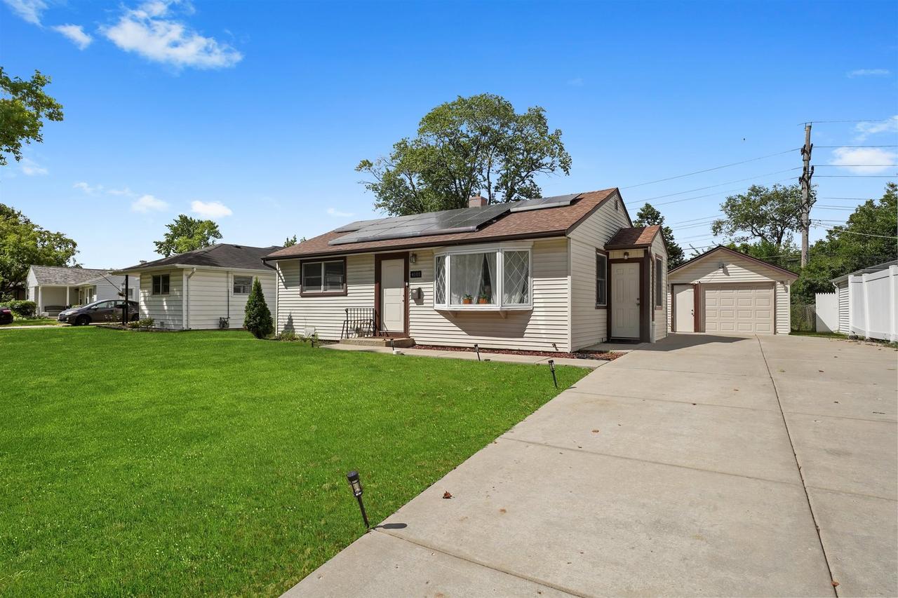 4101 Owl Dr., Rolling Meadows, IL 60008