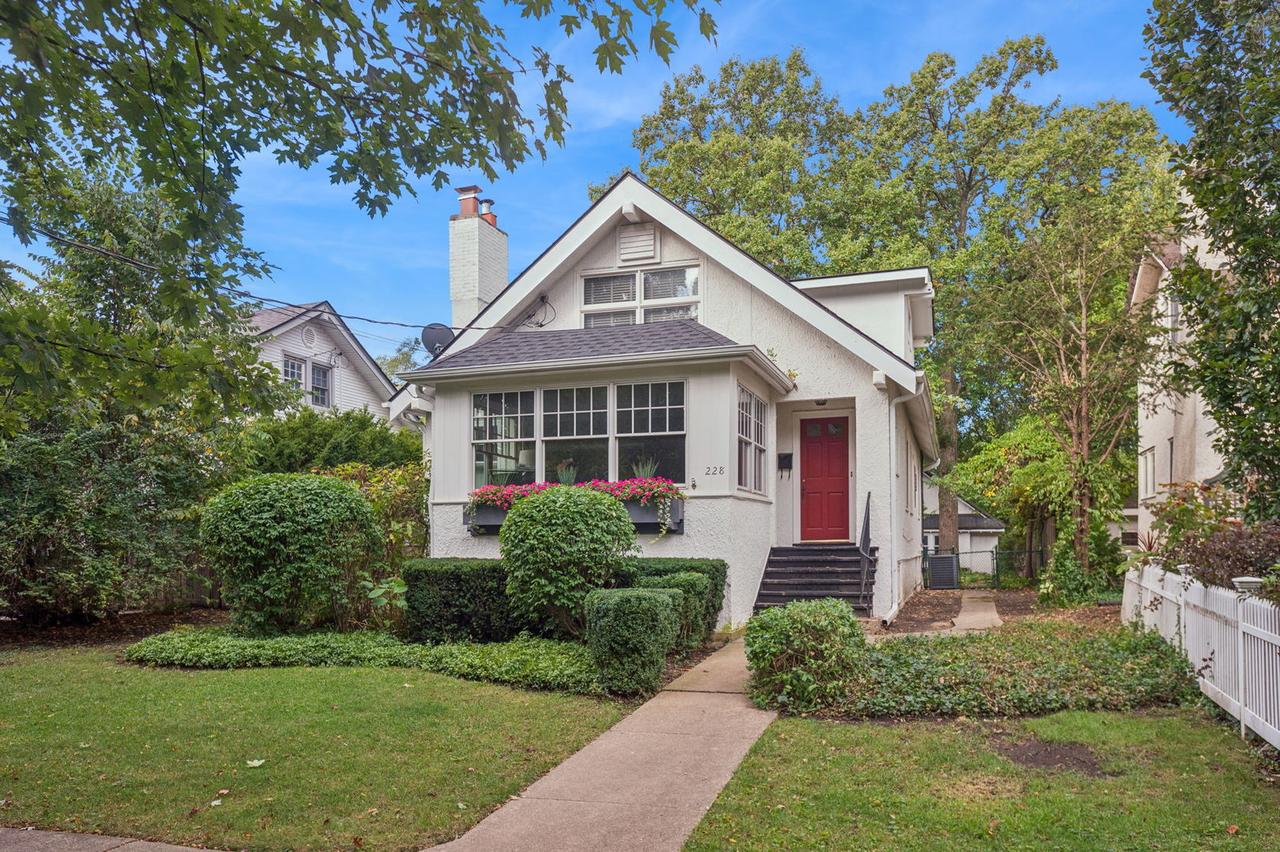 228 Poplar St., Winnetka, IL 60093