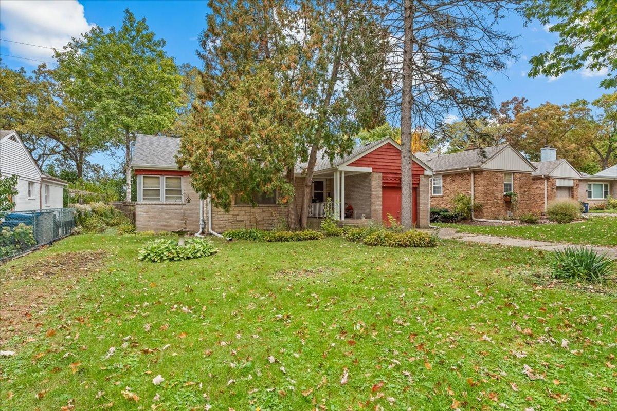 263 Barberry Rd., Highland Park, IL 60035
