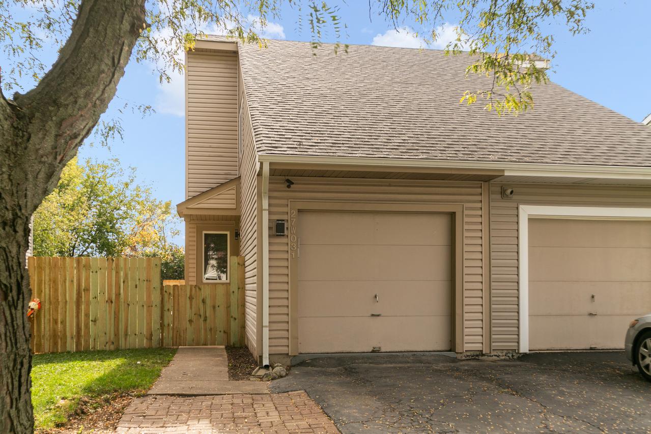 27W031 Cooley Ave., Winfield, IL 60190