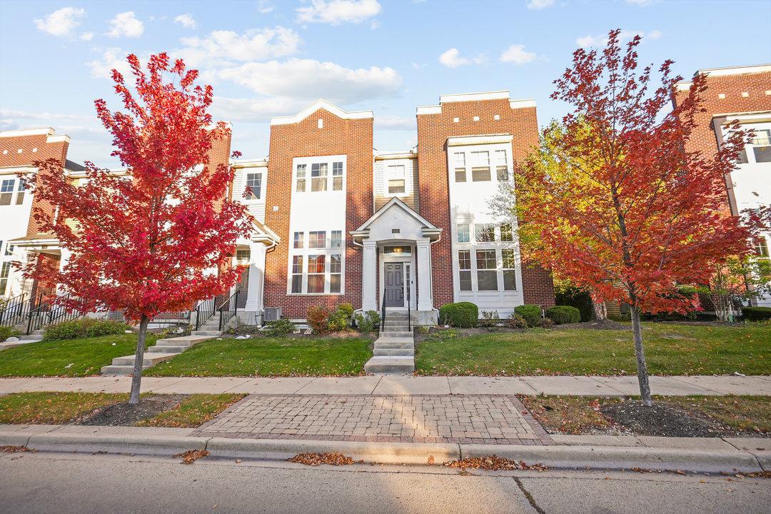 849 Station Blvd., Aurora, IL 60504