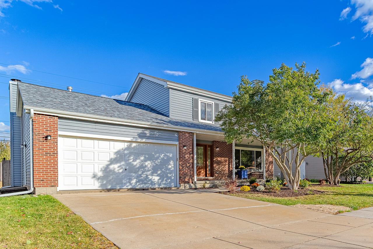 725 Bismark Ct., Elk Grove Village, IL 60007