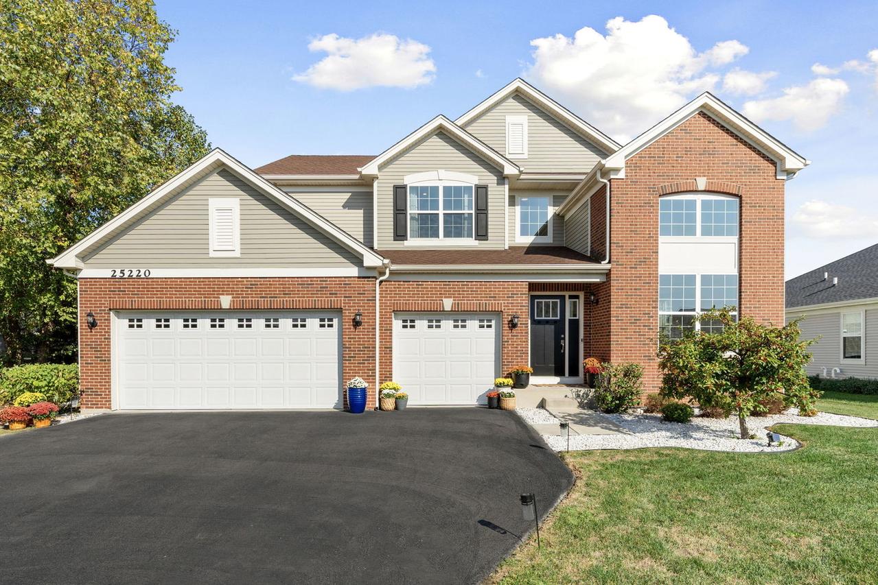 25220 W Zoumar Dr., Plainfield, IL 60586