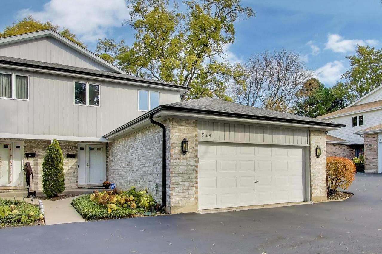 834 Poplar Ln., Deerfield, IL 60015