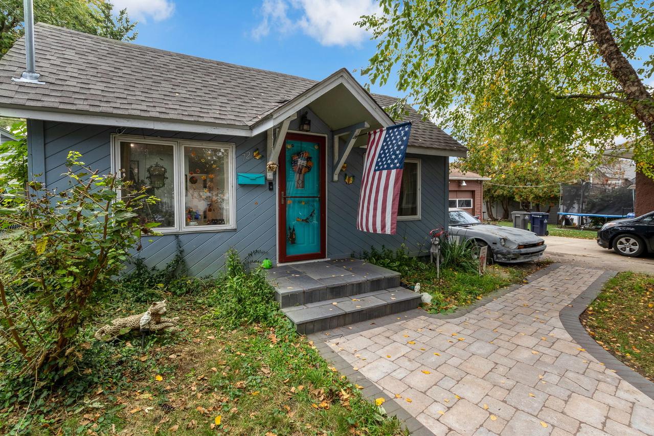 72 Harding St., Elgin, IL 60123