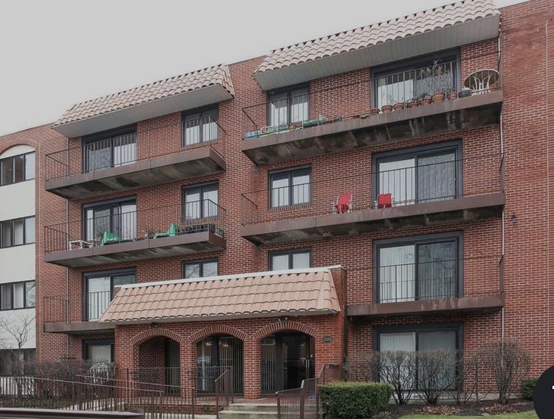 2086 Saint Johns Ave. #207, Highland Park, IL 60035