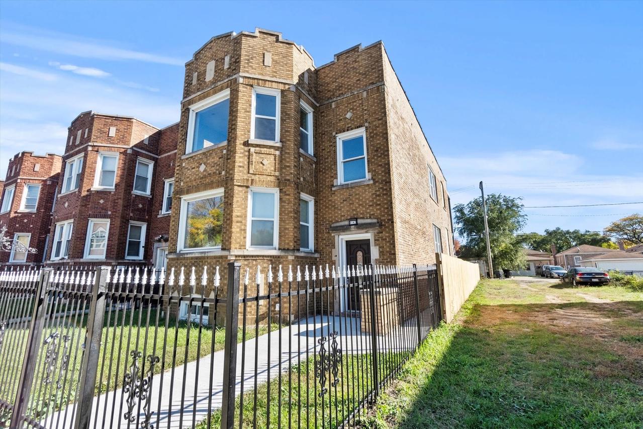 6147 S Seeley Ave., Chicago, IL 60636