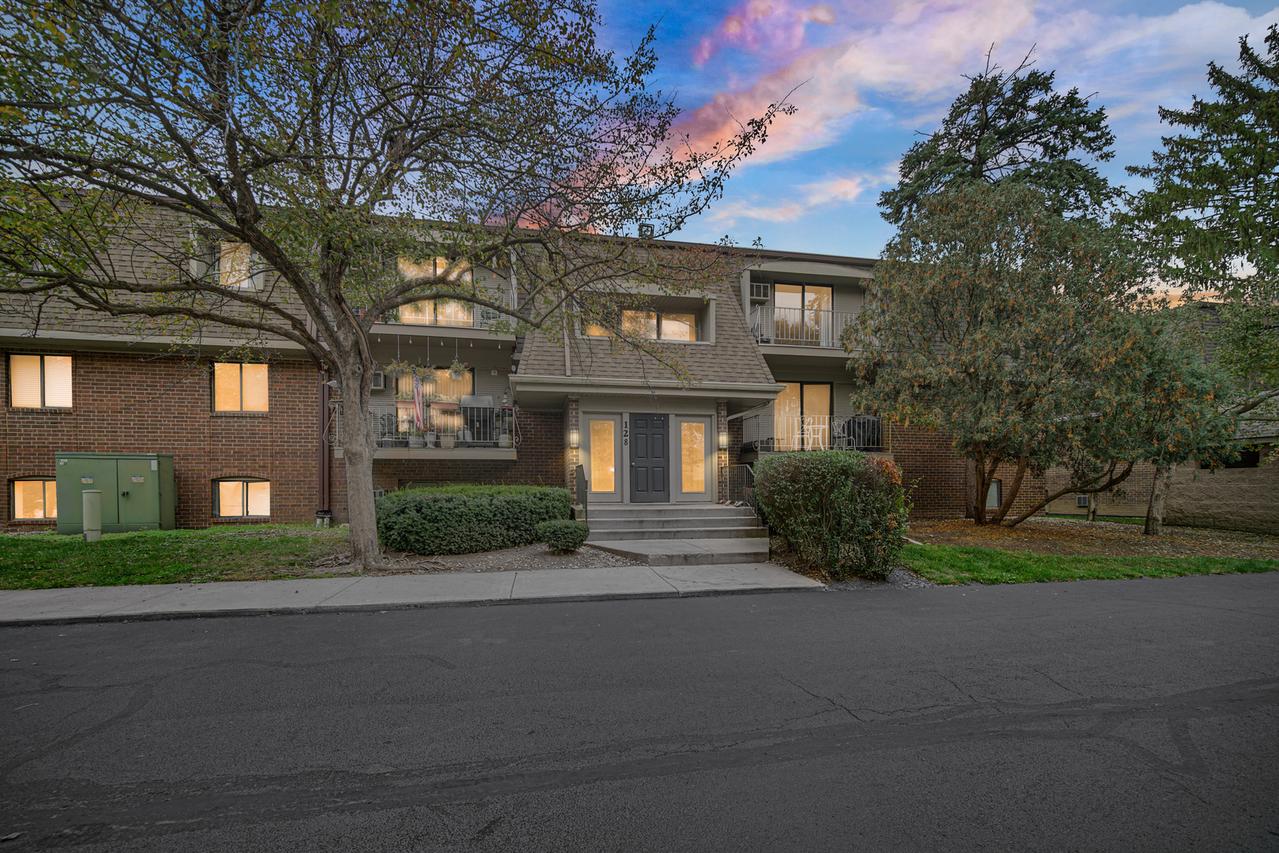 128 E Bailey Rd. #G, Naperville, IL 60565