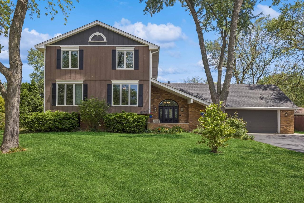 5873 Walnut Ave., Downers Grove, IL 60516