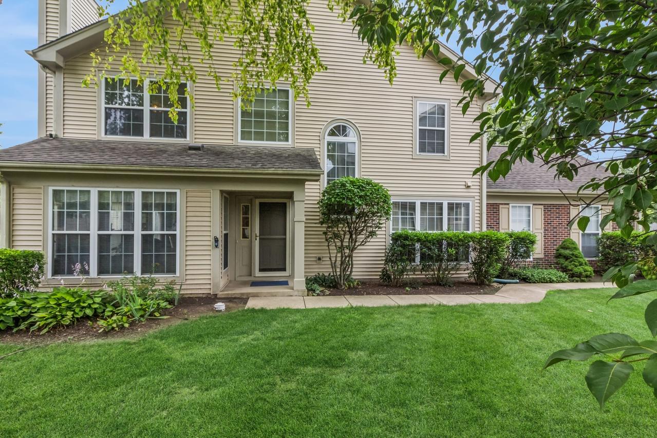 879 Dandridge Ct., Elgin, IL 60120