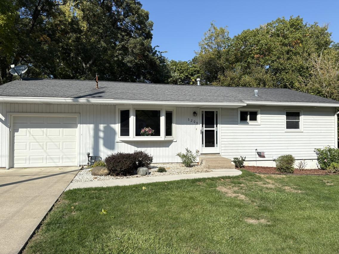 5209 12th Ave., Moline, IL 61265