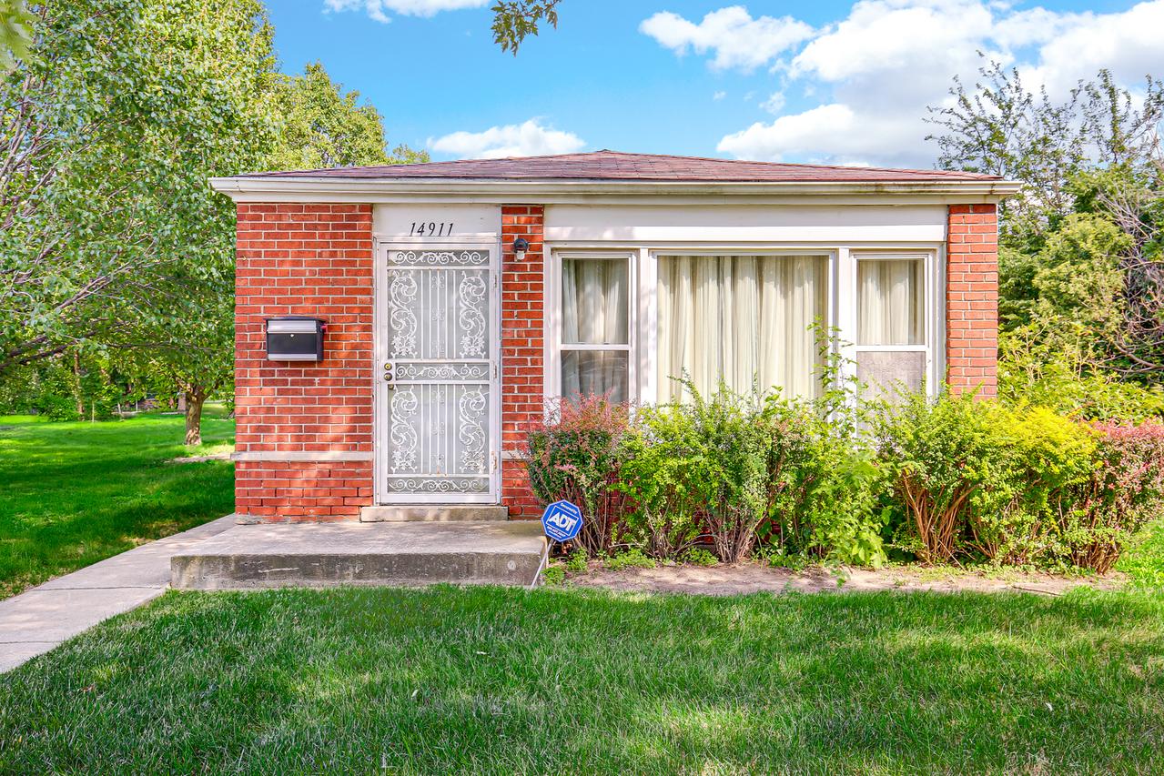 14911 Page Ave., Harvey, IL 60426