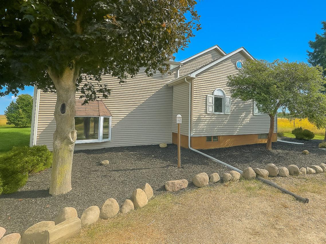 14370 1600 East St., Princeton, IL 61356